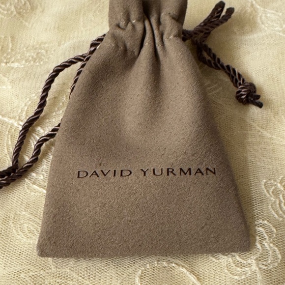 David Yurman Classic sculpted Stud earrings - Picture 7 of 12